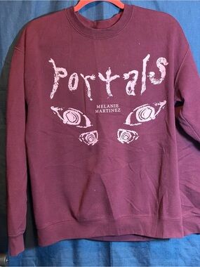 Portals Graphic Sweatshirt - Maroon